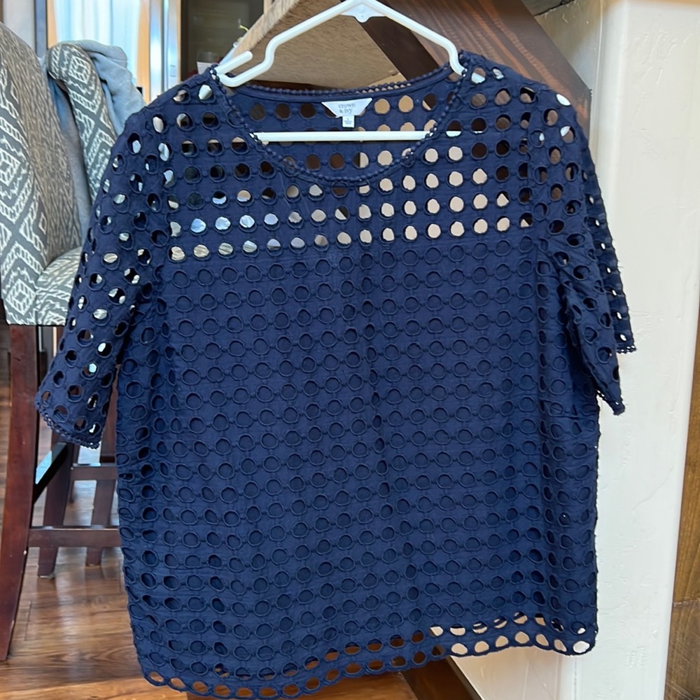 Crown and Ivy navy blue top